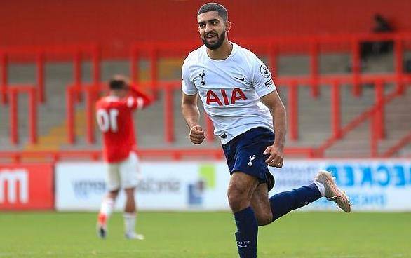 而是围绕手 而是围绕手